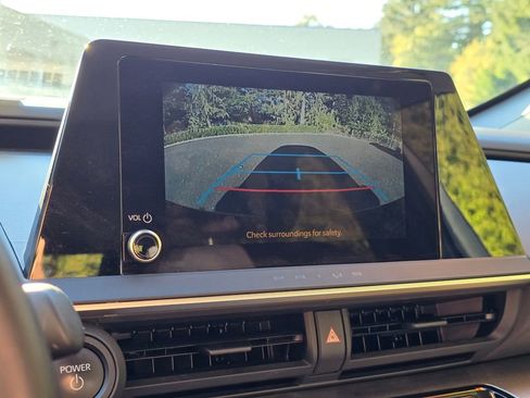 Used 2024 Toyota Prius LE image 19