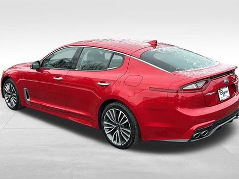 Used 2019 Kia Stinger image 4