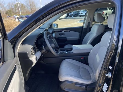 Used 2023 Honda Pilot LX image 33