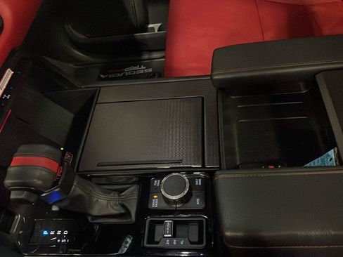 Used 2025 Toyota Sequoia TRD Pro AWD/4WD image 19