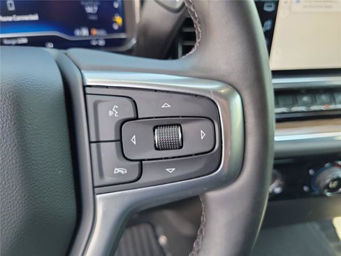 Used 2023 Chevrolet Silverado 1500 LT AWD/4WD image 25