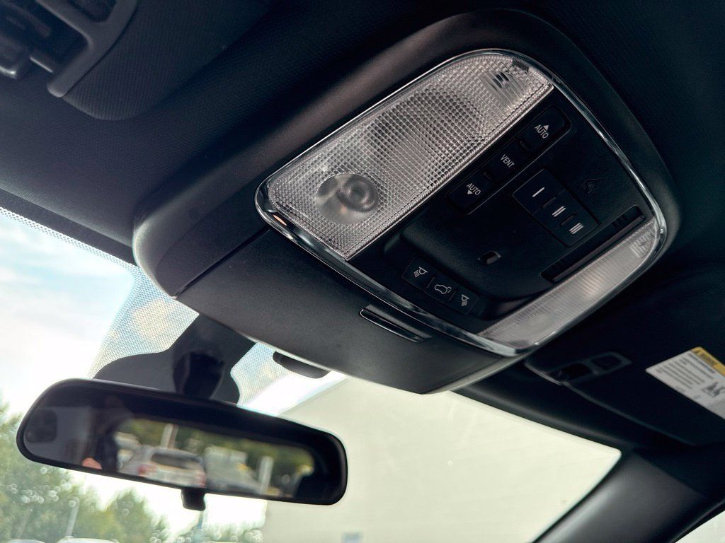 Used 2021 Jeep Grand Cherokee Laredo X AWD/4WD image 29