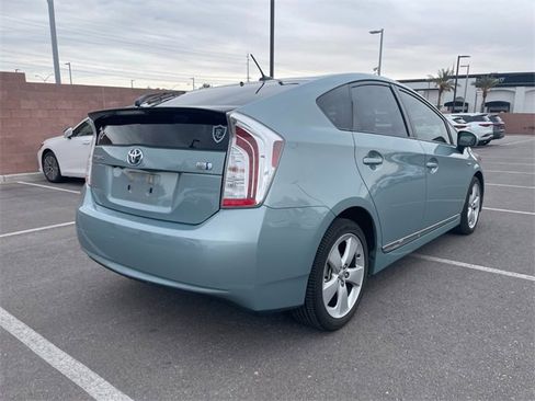Used 2015 Toyota Prius Five image 3