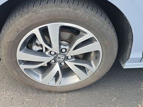 Used 2023 Honda Odyssey Touring image 4