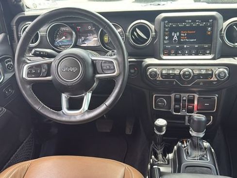 Used 2022 Jeep Wrangler Unlimited Sahara w/ Cold Weather Group AWD/4WD image 31
