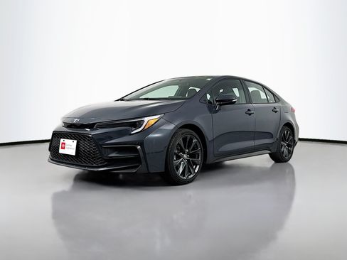 Certified 2025 Toyota Corolla SE FWD image 3