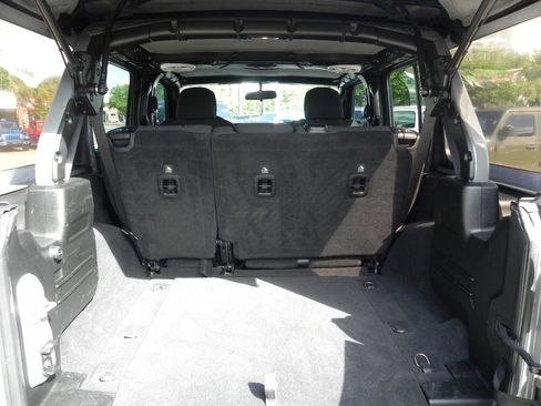 Used 2018 Jeep Wrangler Unlimited Sport S AWD/4WD image 8
