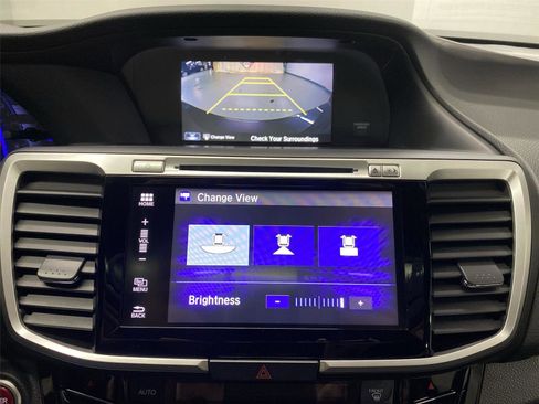 Used 2017 Honda Accord Touring image 28
