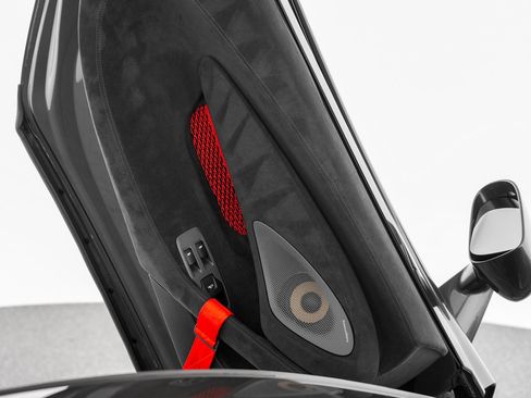 Used 2020 McLaren 620R RWD image 23