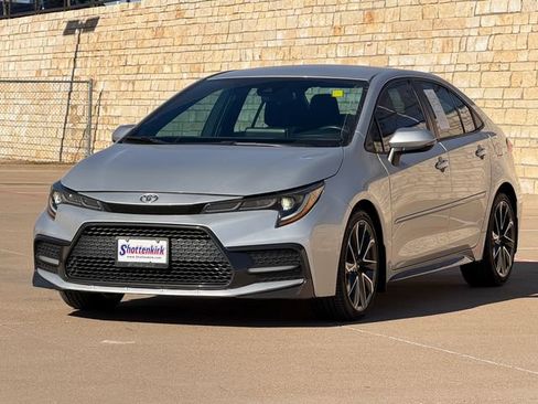 Used 2020 Toyota Corolla SE FWD image 3