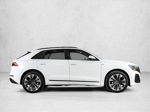 Certified 2025 Audi Q8 Prestige w/ Prestige Package image 4