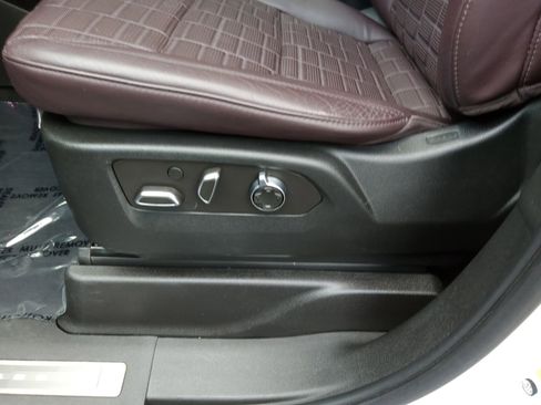 Used 2021 Cadillac Escalade Sport Platinum image 18