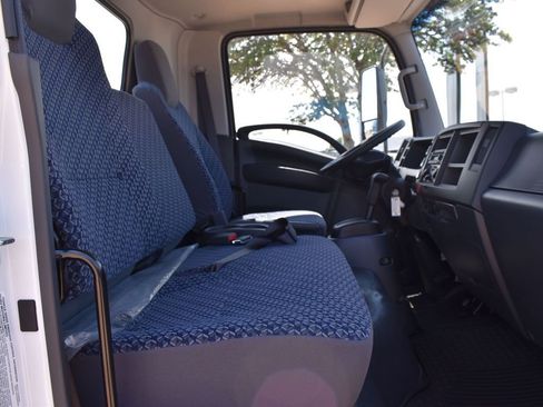 New 2025 Chevrolet Low Cab Forward image 7