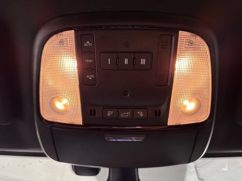 Used 2023 Dodge Durango SRT AWD/4WD image 23