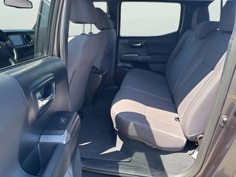 Used 2016 Toyota Tacoma TRD Sport w/ Premium & Technology Package AWD/4WD image 30