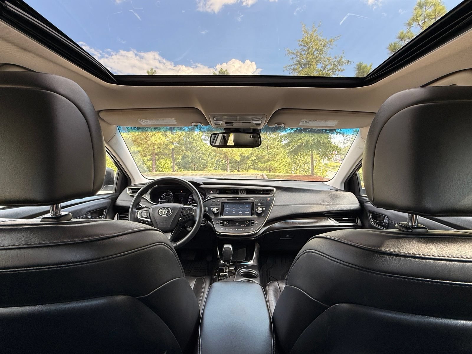 Used 2016 Toyota Avalon Limited w/ Toyota Safety Sense Package FWD image 34