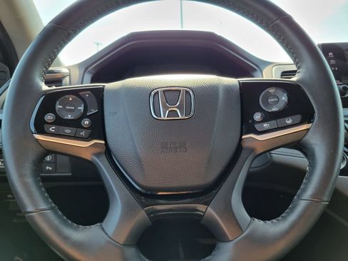 Used 2023 Honda Odyssey Elite image 11