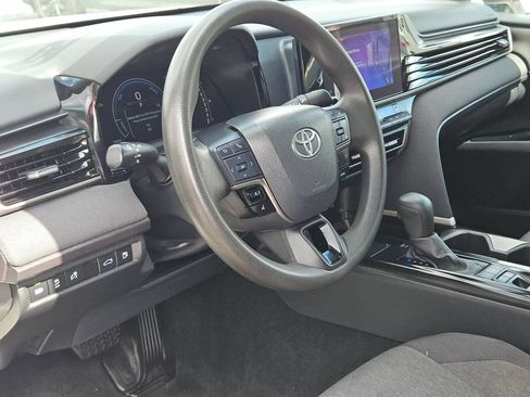 Used 2025 Toyota Camry LE FWD image 13