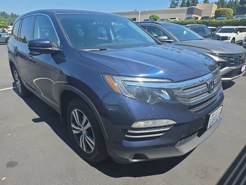 Used 2018 Honda Pilot EX image 2