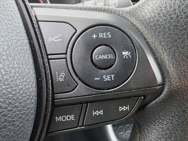 Used 2025 Toyota RAV4 XLE AWD/4WD image 31