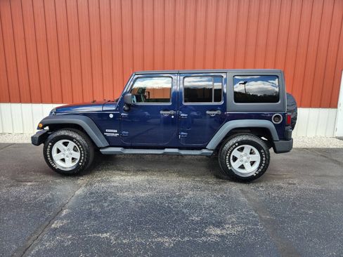 Used 2013 Jeep Wrangler Unlimited Sport AWD/4WD image 2