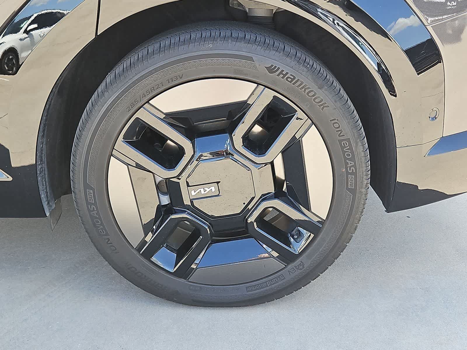 Certified 2024 Kia EV9 GT-Line AWD/4WD image 13