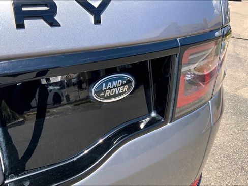 Used 2021 Land Rover Discovery Sport SE R-Dynamic AWD/4WD image 9
