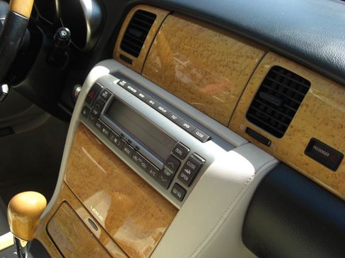 Used 2005 Lexus SC 430 Convertible RWD image 36