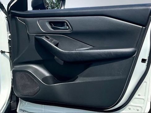 Used 2025 Nissan Rogue S FWD image 26