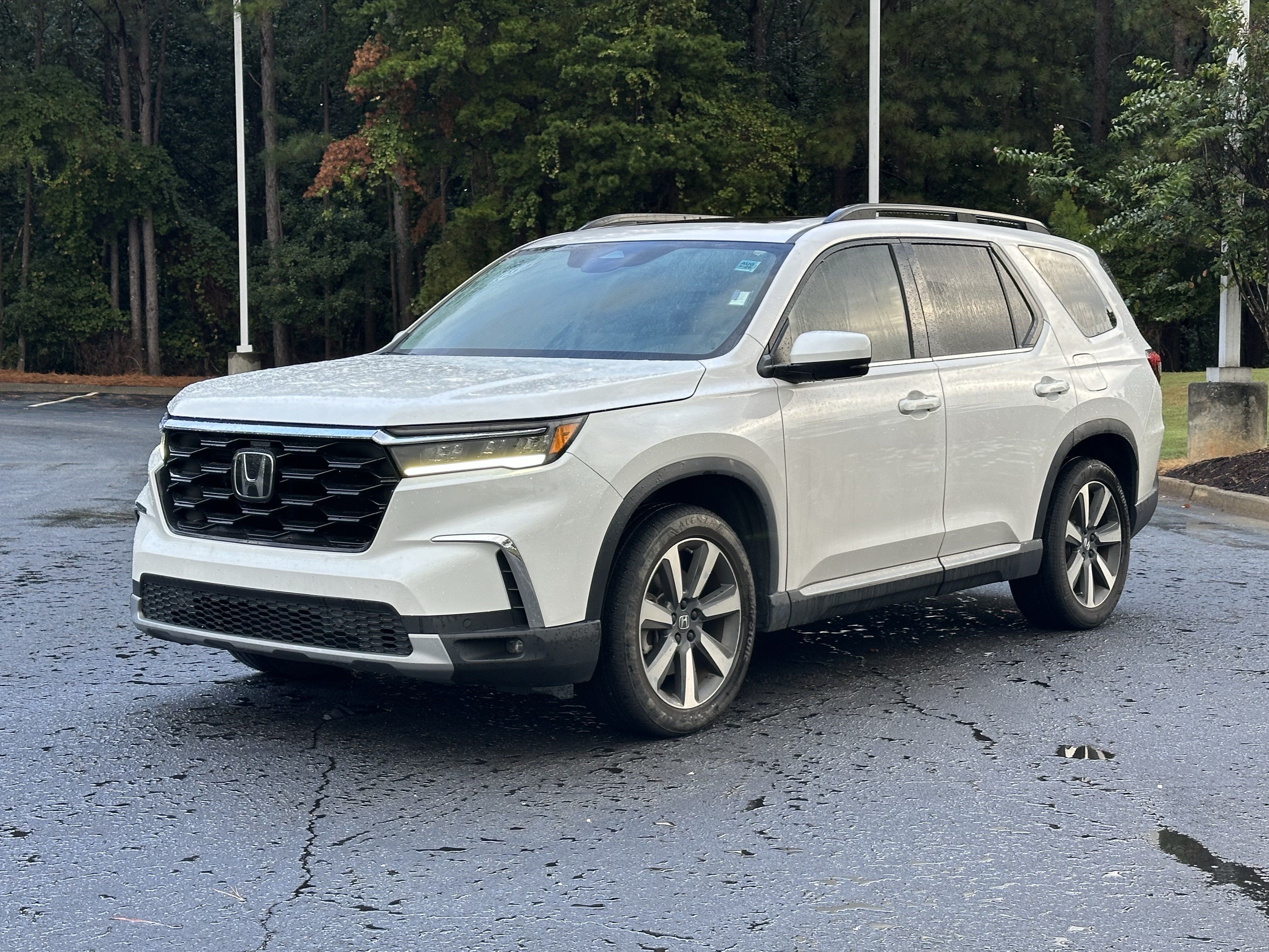 Used 2024 Honda Pilot Touring image 5