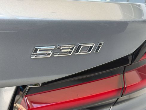Used 2023 BMW 530i w/ Convenience Package RWD image 13