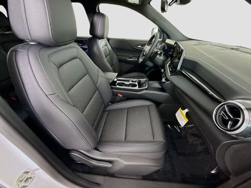 New 2026 Chevrolet Equinox LT w/ Convenience Package II FWD image 26
