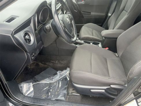 Used 2018 Toyota Corolla iM image 12