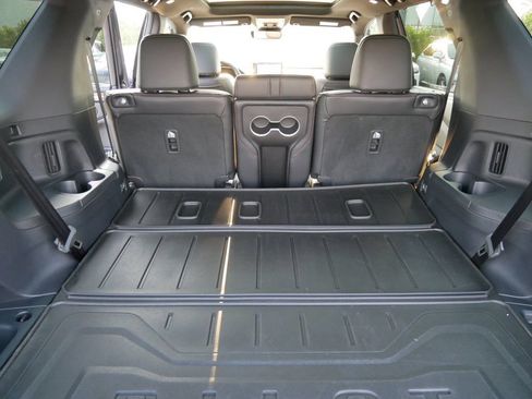 Used 2025 Honda Pilot Black Edition image 12