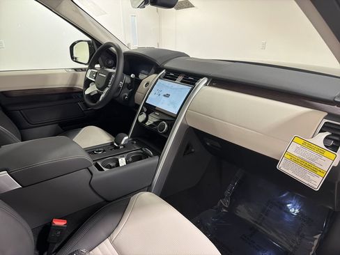 New 2026 Land Rover Discovery Dynamic SE AWD/4WD image 24