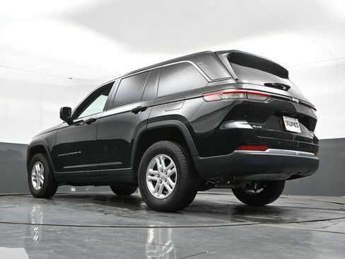 Used 2023 Jeep Grand Cherokee Laredo w/ Luxury Tech Group I AWD/4WD image 45