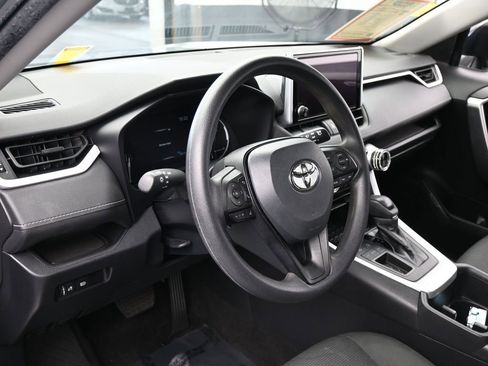 Used 2023 Toyota RAV4 LE image 10