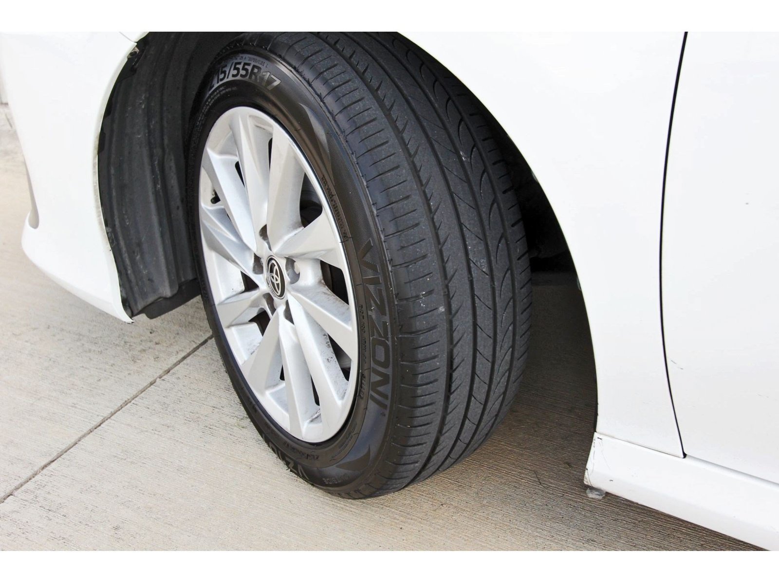 Used 2023 Toyota Camry LE FWD image 32