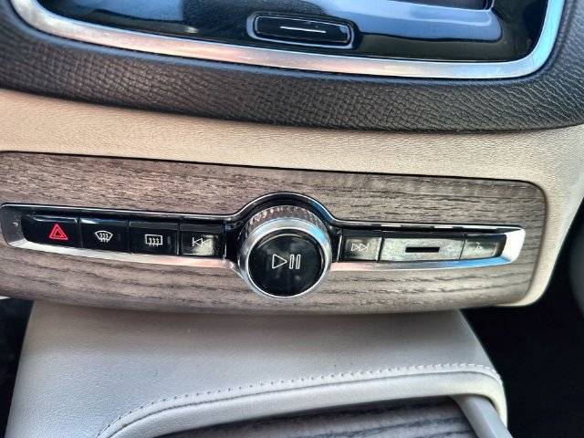 Used 2023 Volvo XC90 B5 Plus w/ Protection Package AWD/4WD image 22