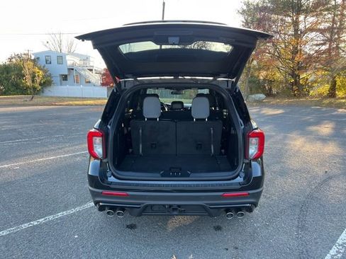 Used 2022 Ford Explorer ST w/ ST Street Pack image 29