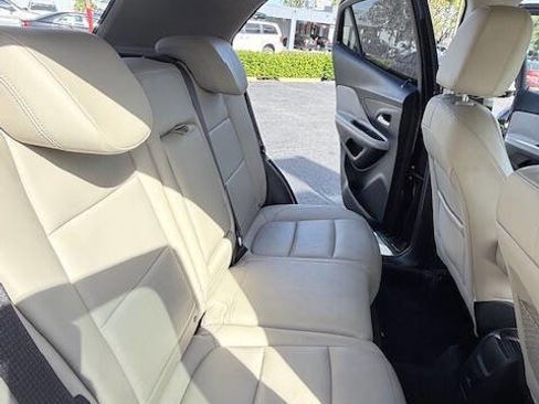 Used 2018 Buick Encore Premium image 13