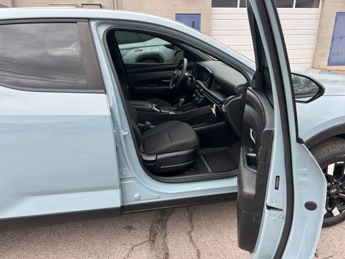 Used 2025 Hyundai Santa Cruz SE image 31