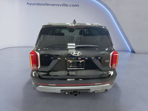 Used 2024 Hyundai Palisade Limited AWD/4WD image 3