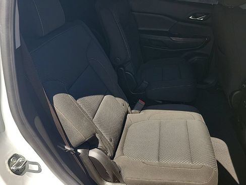Used 2023 GMC Acadia SLE w/ Driver Convenience Package FWD image 41