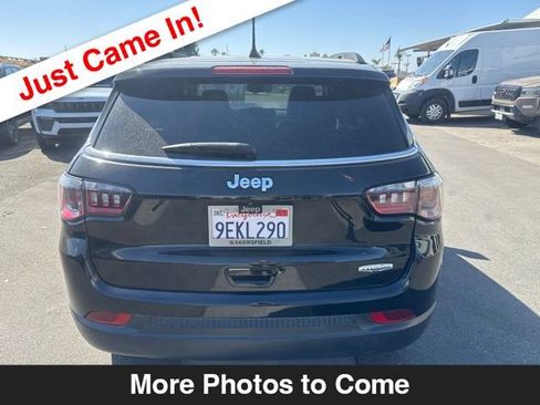 Used 2022 Jeep Compass Latitude FWD image 4