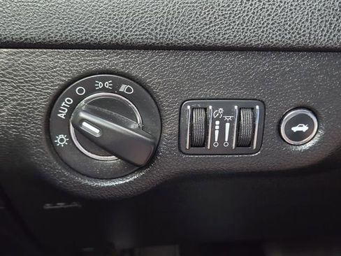 Used 2023 Chrysler 300 Touring image 23