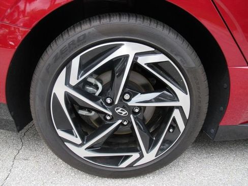 Used 2024 Hyundai Sonata SEL w/ Convenience Package FWD image 7