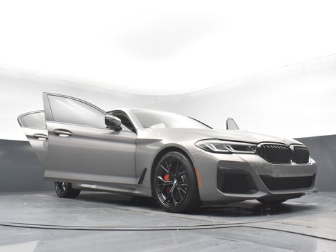 Used 2022 BMW M550i xDrive w/ Shadowloine Package image 32