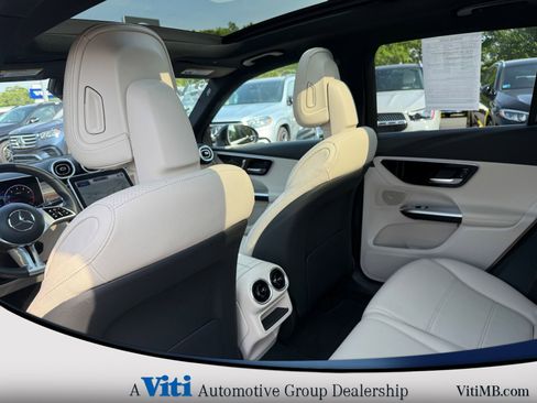 Used 2024 Mercedes-Benz GLC 300 4MATIC image 21