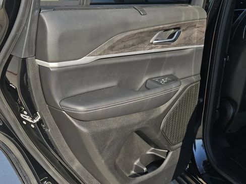 Used 2025 Jeep Grand Cherokee Limited w/ Luxury Tech Group II RWD image 37